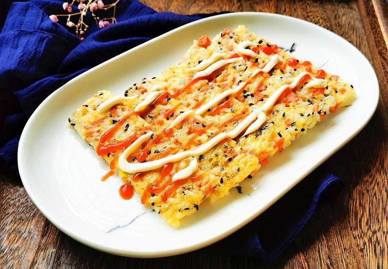 酥脆|剩米饭做的这饼,既是主食也是零食,焦香酥脆,吃起来停不下来!