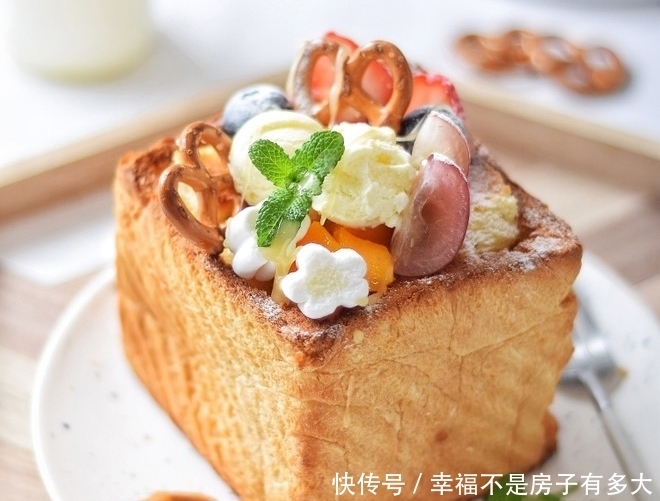 这款冰火两重天的甜品,有吐司就可以做!