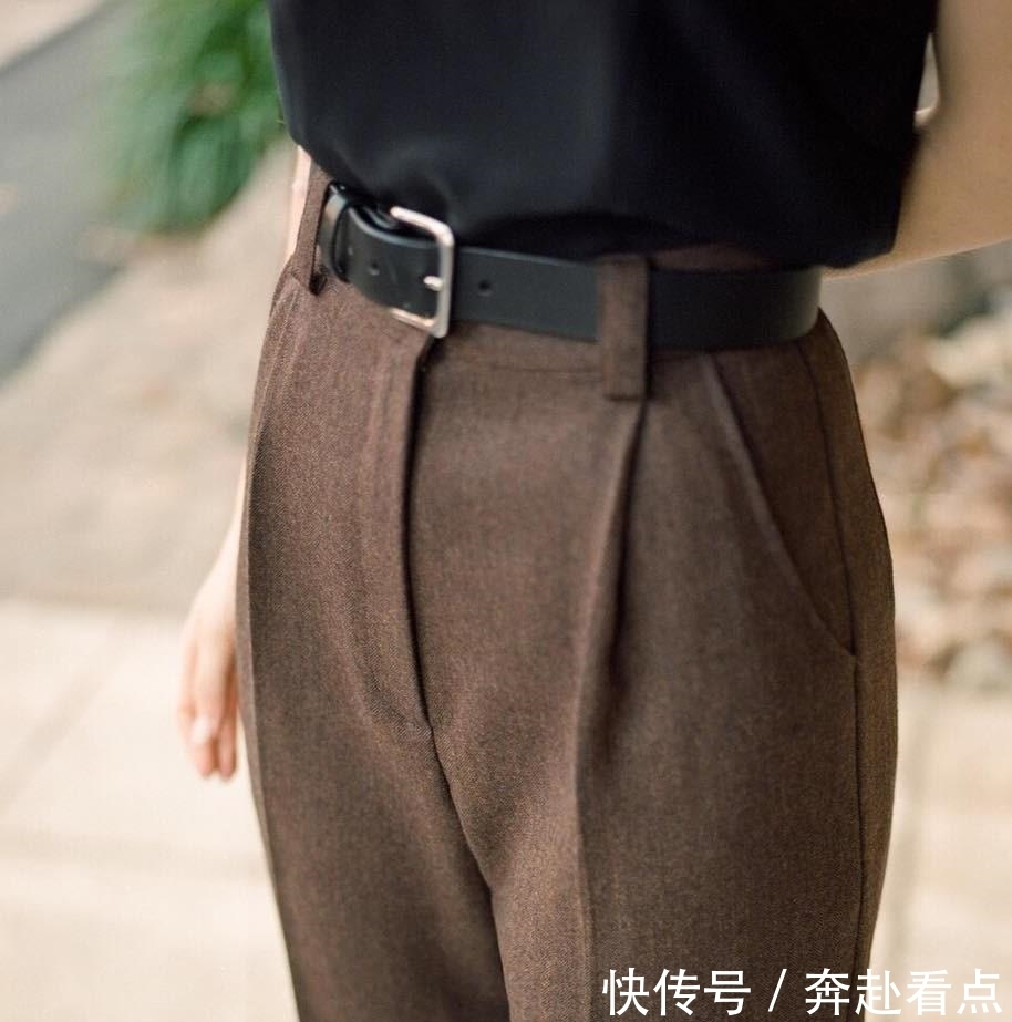 开春第一条裤子，烟管裤的正确打开方式，承包你的春季穿搭！