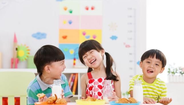 世卫组织辟谣：垃圾食品汉堡炸鸡等不是真垃圾！可以放任吃？