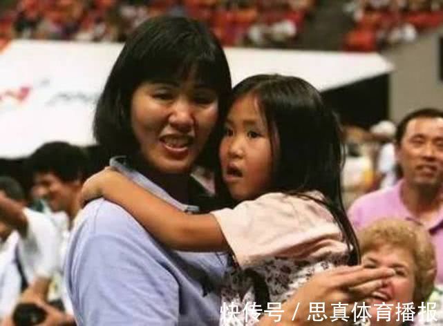 中国女排|郎平女儿快28岁仍单身,3岁离开郎平,曾竟用陌生来形容两人关系