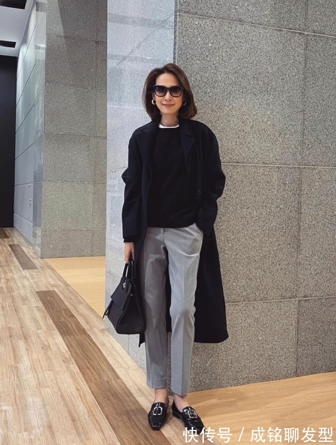 大衣 五十多岁女人的最好看打扮,叫“长大衣+长裤”,显瘦又有气质