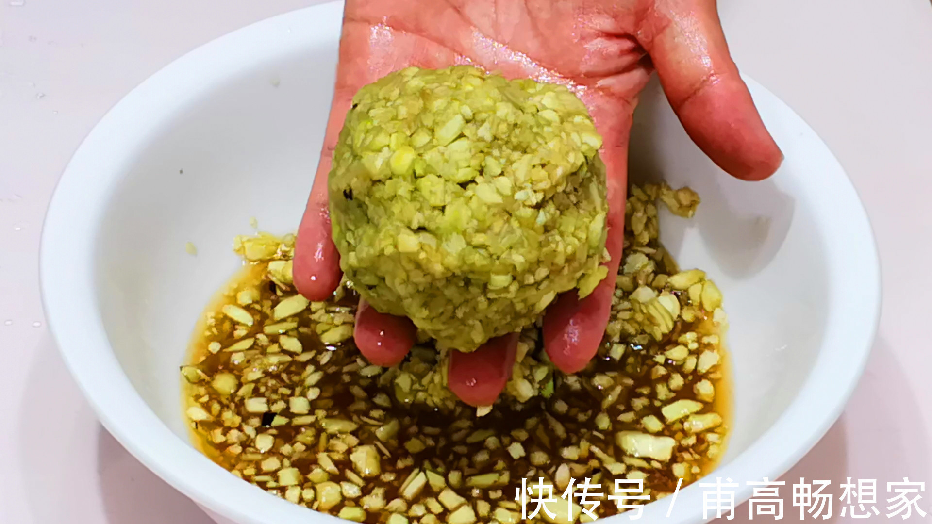 夏天别吃韭菜饺子了,这2种蔬菜便宜又营养,包饺子特香,超好吃