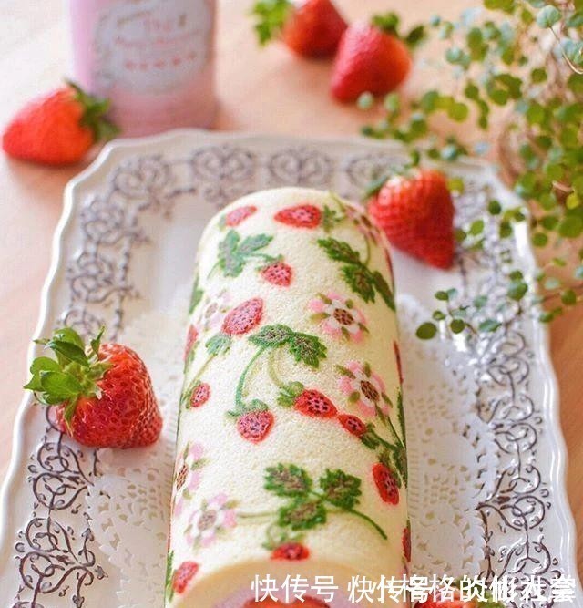 被称为美食料理达人的日本妈妈,做的蛋糕切开后,惊艳整个朋友圈