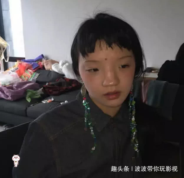 塌鼻子|一张照片引发争议,塌鼻子无眉毛,挑战国人审美,所谓的高级脸