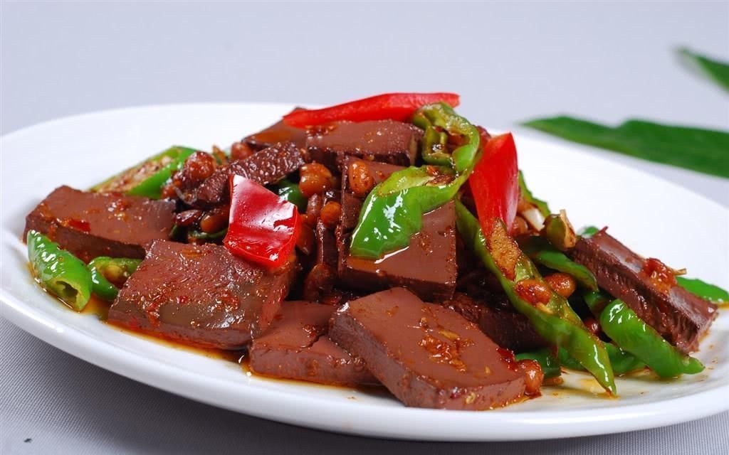 止咳化痰|经常抽烟的人, 这几样食物经常吃一点, 排出肺部毒素, 肺更健康!