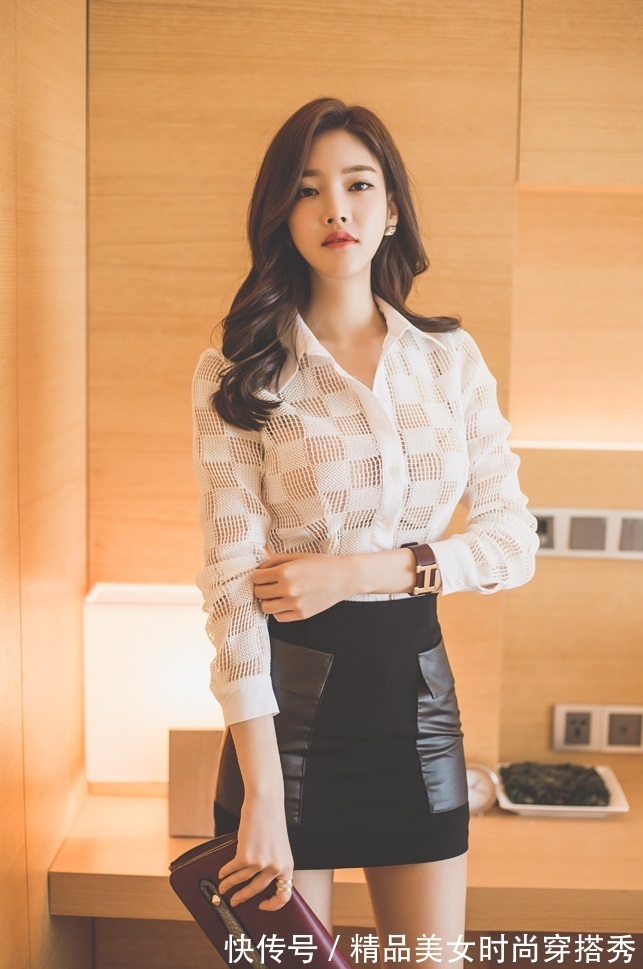 职场达人的穿搭:撞色镂空针织衬衫搭配黑色a字短裙,简约大方