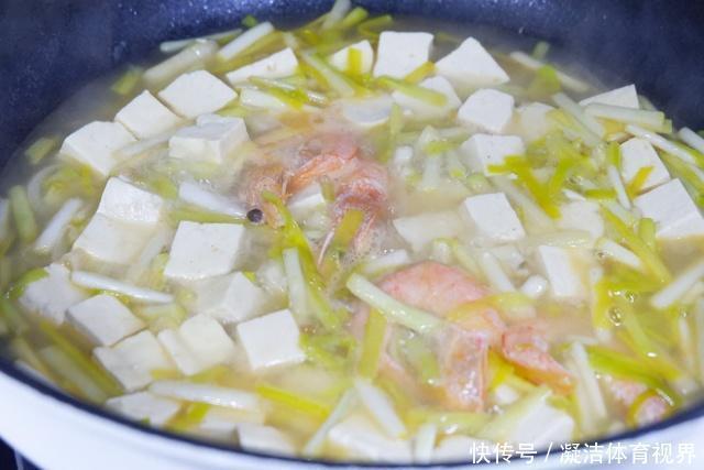 豆腐|父母都不高,孩子就长不了1米8多亏常吃“它”,个子15岁就1米8