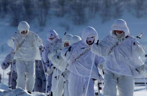 低温|零下70度低温，俄罗斯士兵怎么御寒？这套30万装备抢着用