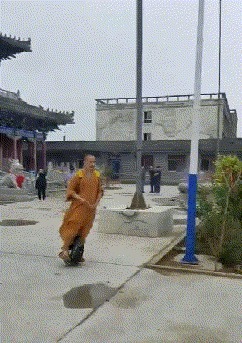 |搞笑段子GIF：护士姐姐专业一点好吗，快帮我看看病