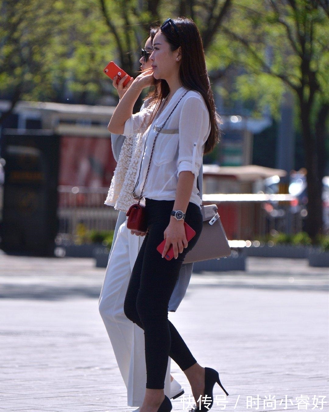 好闺蜜 这就是好闺蜜,在穿搭上“谦虚下”,网友:支持后边的