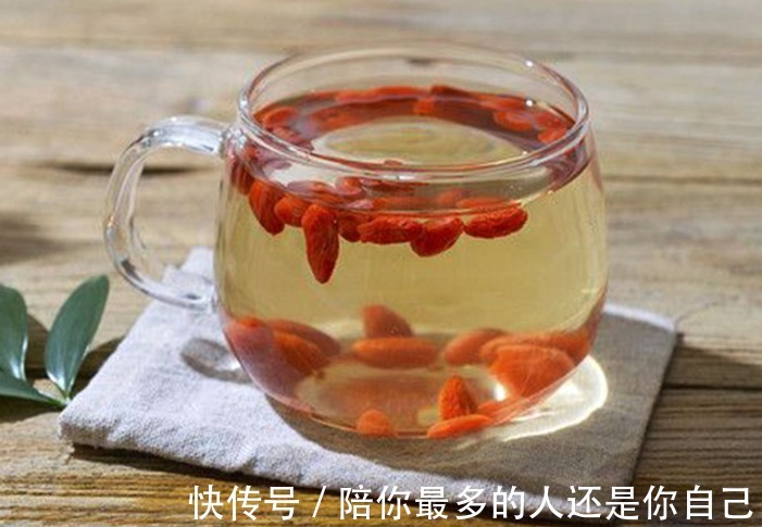 铁皮石斛|藏在身边的天然“玻尿酸”,女人每天吃一点,助你排毒养颜又润肤