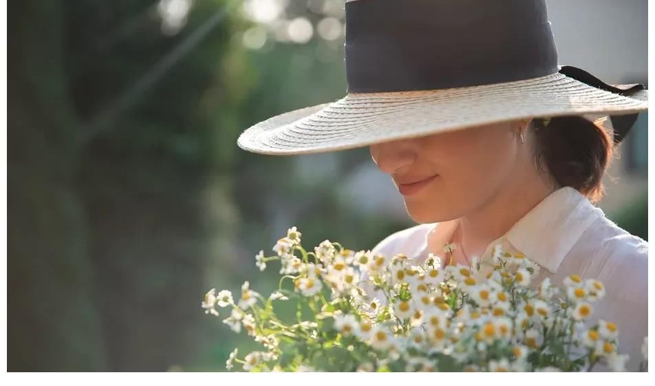 张雨绮|两次闪婚闪离,如今主持《快本》人气爆棚:她为何活得如此精彩?
