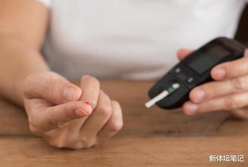 血糖控制|糖尿病人每天吃一个苹果,对血糖有什么影响吗?医生这样回答