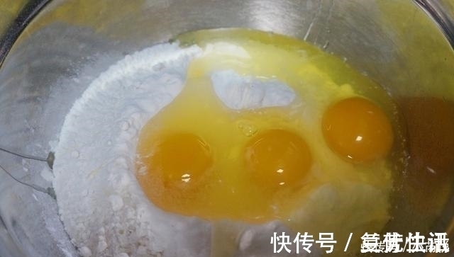 面粉别再蒸馒头了, 和面不放一滴水, 比馒头好吃百倍