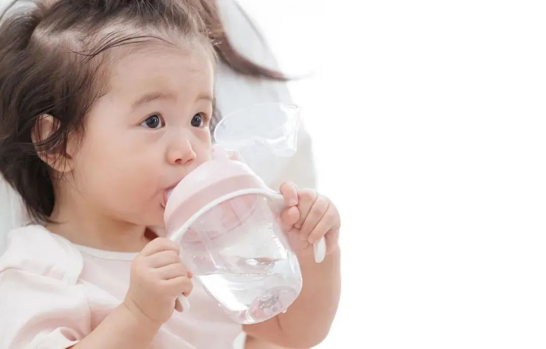 流鼻涕|宝宝总流鼻涕,有什么护理方法吗?这4个办法教妈妈们轻松应对