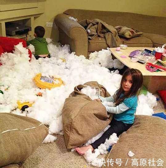 女童|两名五岁幼童挖隧道,成功“逃离”幼儿园,网友地道战后继有人