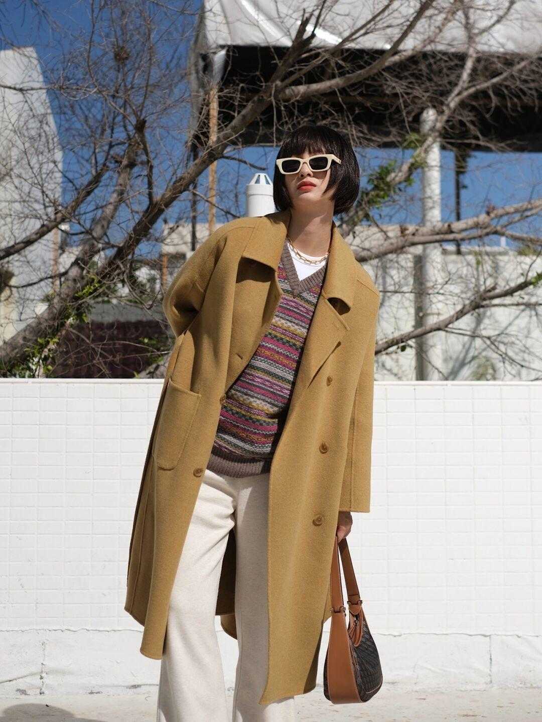 氛围感|圣诞装备可不止有红绿配,跟着博主这样穿,美得高级又与众不同