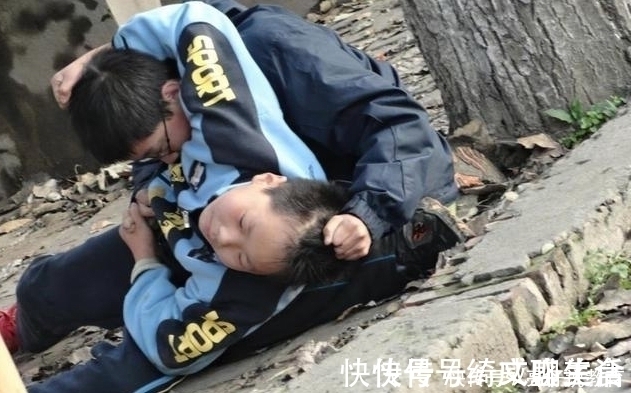 班主任|男孩在学校受欺负还手,却被班主任罚写检讨,宝妈的做法亮了