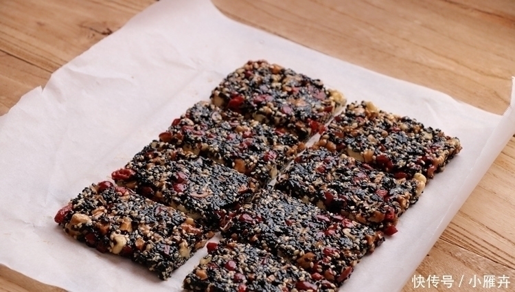 赤砂糖|它是“穷人的阿胶”,一斤十几块钱,隔三差五吃,气血两旺显年轻