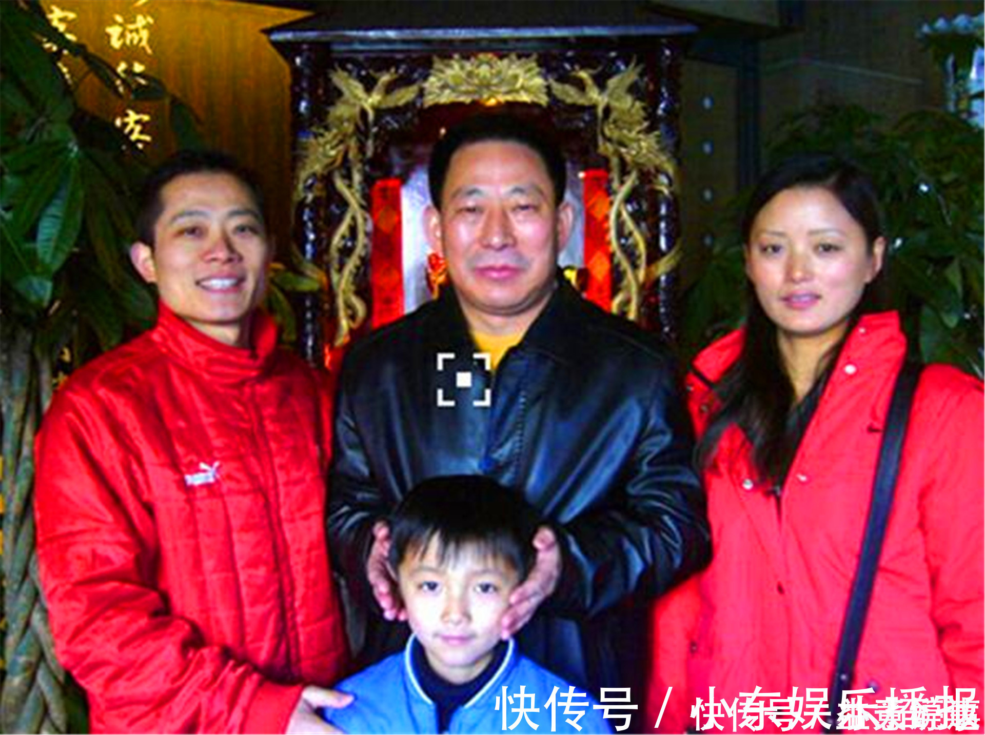 严介|他和女学生相爱,因生二胎而没了工作,二胎长大后赚千亿回报他