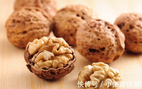 补脑|核桃只能补脑错,除了滋肝肾、强筋骨之外,它还有一最重要功效