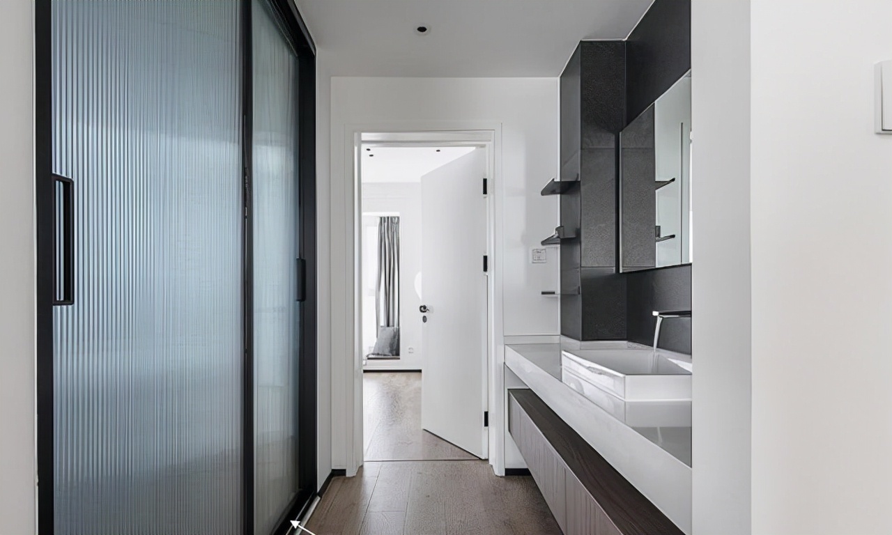 小熊|等我有钱了,卫生间绝不装洗手池!瞧我闺蜜这样“装”,真有才