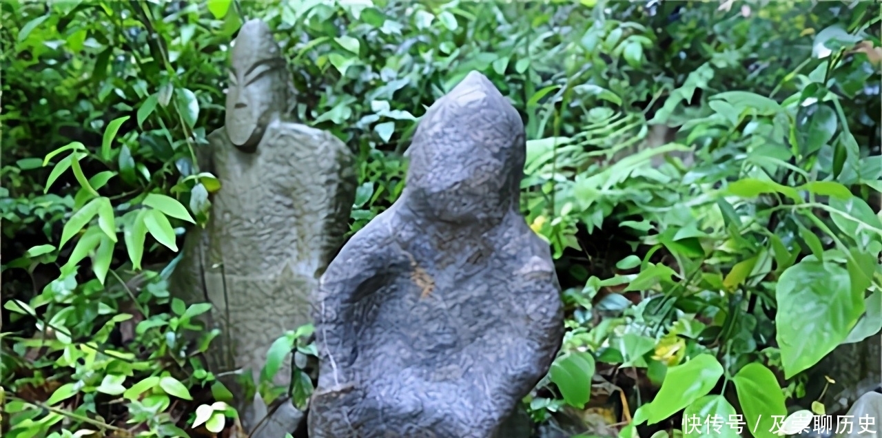 立在|万尊石像立在山间,诡异面孔让人敬畏,规模远超兵马俑