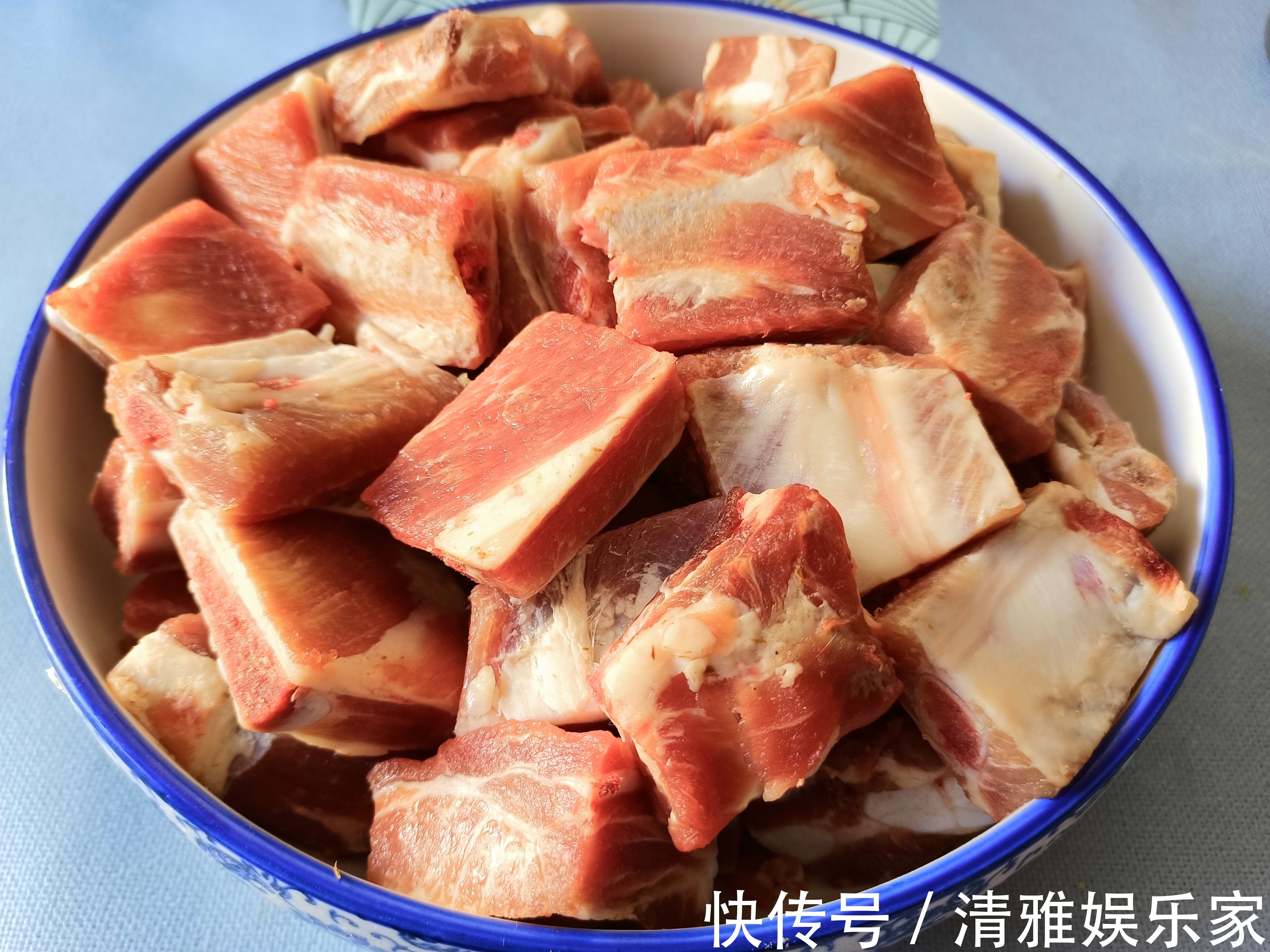 炖排骨时有人焯水,有人直接炖,全不对!这才是正确做法,太香了