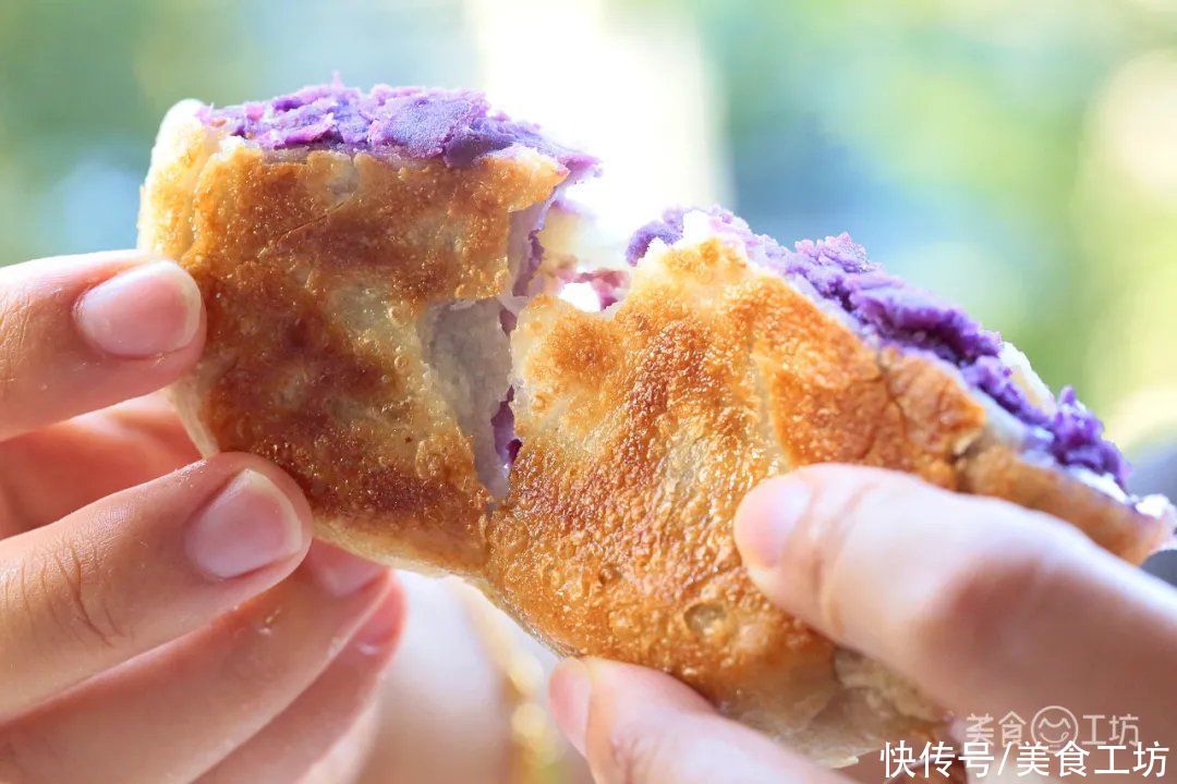 平底锅|1个手抓饼搞定2款早餐，酥松又柔韧，懒人的最爱