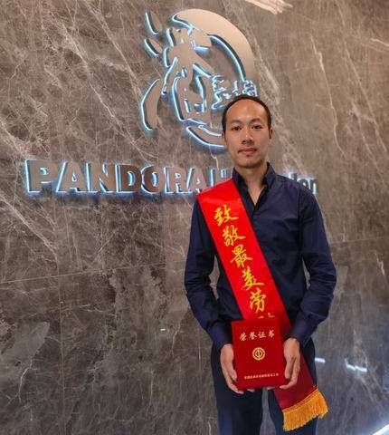 美业人 我的打工人朋友丨苦练技艺、热心公益,美发师张省才