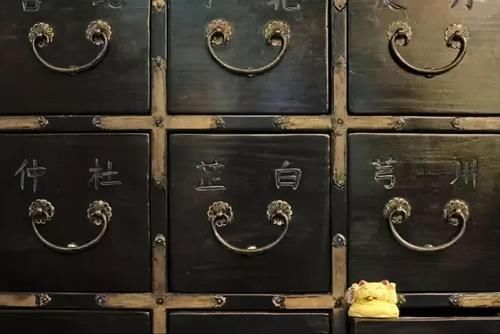 寒凉|上焦火，下焦寒，只需一味药，就能引火下行，最适合上热下寒体质