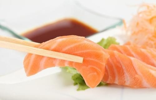 食物|胃病“祸首”被发现,这3种食物顿顿吃,比辣椒还伤胃