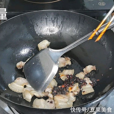 鲜味无敌的五花肉炒千页豆腐，大人小孩都爱吃