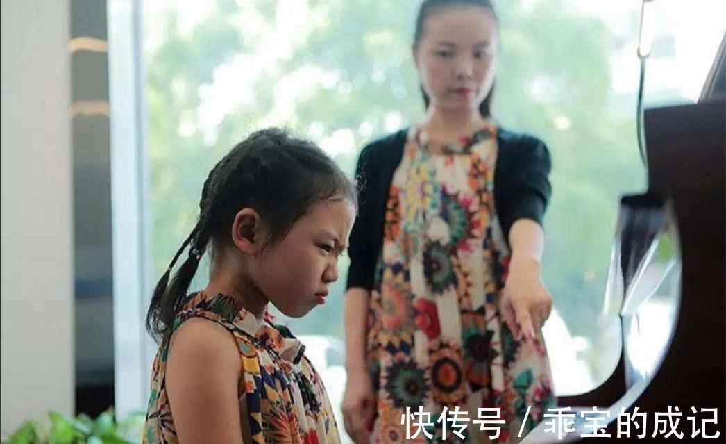 羊群|别人家娃报班我也报?家长盲目跟风,容易陷入“羊群效应”的漩涡