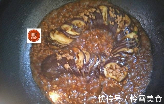 茄子|茄子最简单的做法,不炸不炒,儿子吃了2碗饭还要吃,实在太下饭