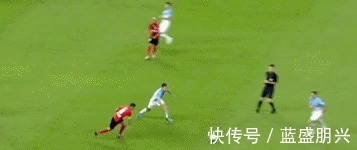 王燊超|中超裁判争议!奥斯卡肘击报复只给黄牌,反击吹哨结束遭球员怒骂!