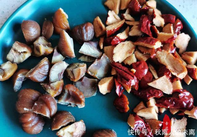 均匀|粘豆包出锅了,瞧瞧里面的食材,是不是有马上想吃一口的冲动?