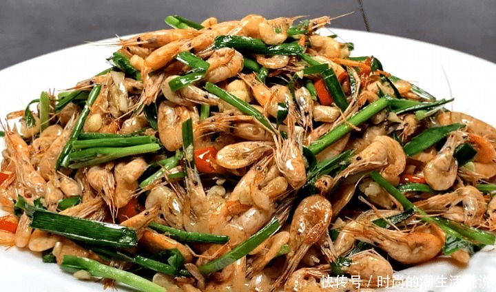 简单|入秋后,此肉要多吃,钙是鸡蛋的3倍,简单一炒,鲜美又好吃