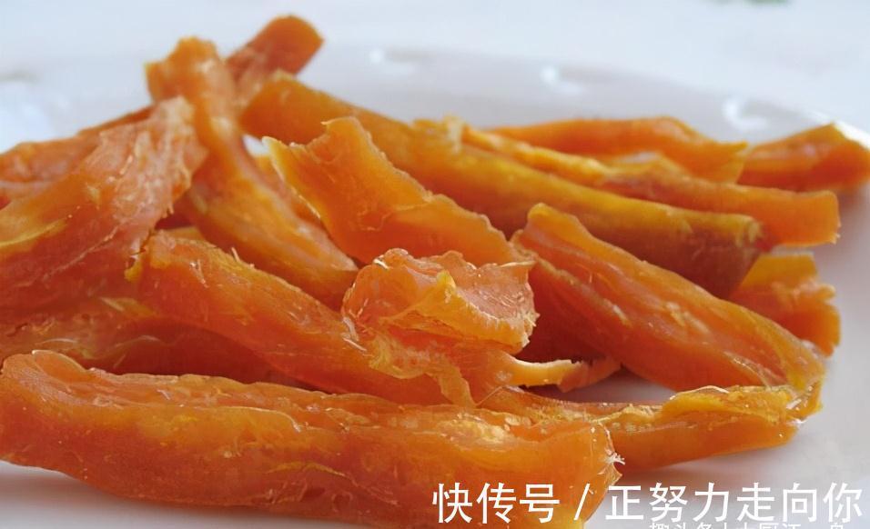 晒红薯干时,学会这2个技巧,软糯香甜有嚼劲,再也不用买着吃了
