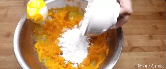 倒入|婆婆教我用这个方法做的南瓜饼,不粘手不粘锅,营养丰富口感软糯