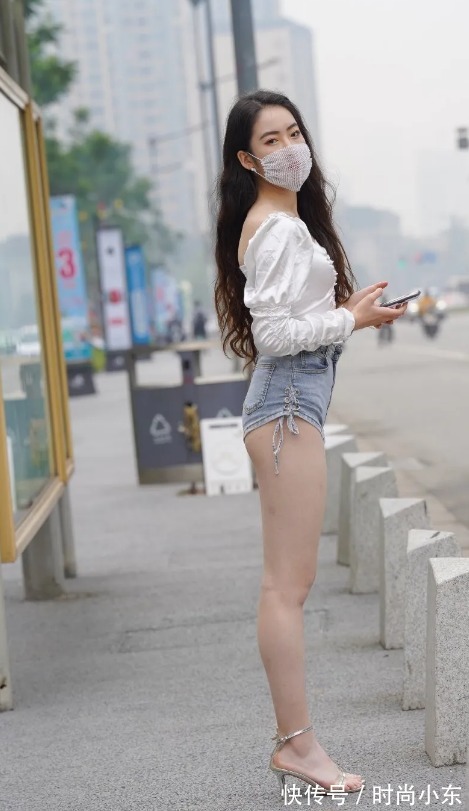 热裤|高跟热裤小美女,双腿白皙长发飘逸