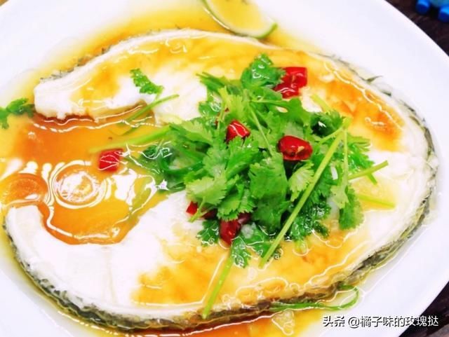 苦瓜炒鸡蛋|餐桌上的家常菜必备：苦瓜炒鸡蛋，清蒸银鳕鱼，黑椒牛排炒鹿茸菇