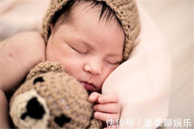 宝宝|宝宝频繁夜醒是正常现象原因宝妈别忽略,两步走让宝宝睡整夜