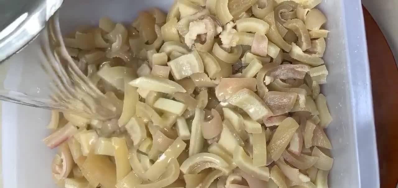 自制猪皮冻，原汁原味不加任何添加剂，外表晶莹剔透Q弹嫩滑