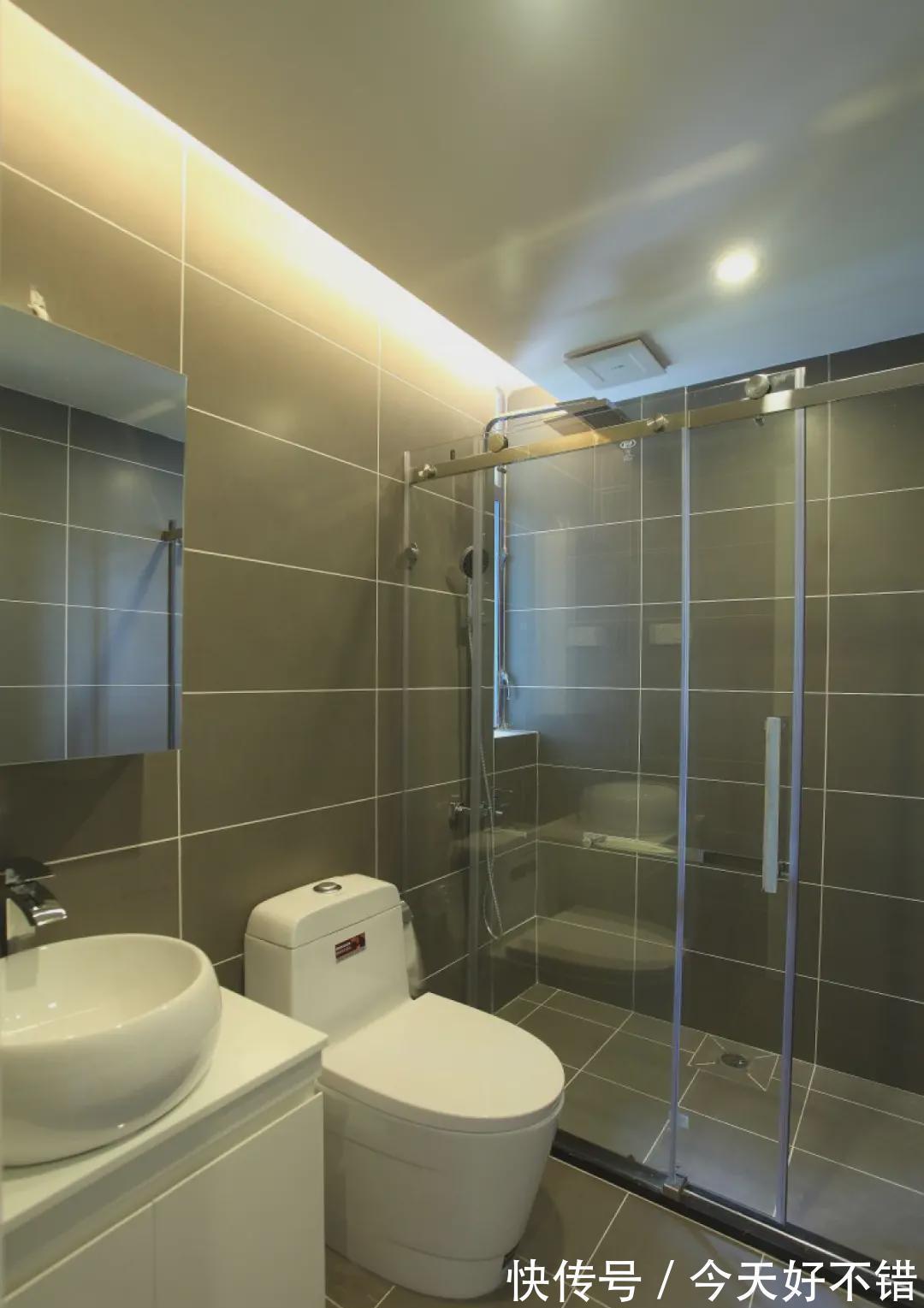 装修|130㎡新房装修,现代简约风设计,好有情调的一个阳台布置!