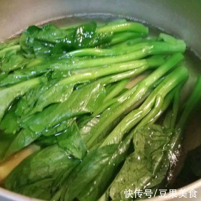 美味|#饕餮美味视觉盛宴#5分钟快捷凉拌菜～冰镇芥兰
