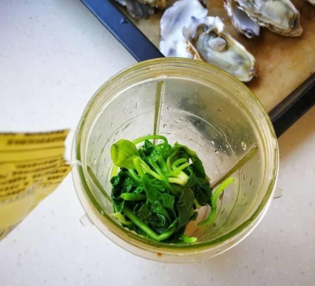 奶油|菠菜烤生蚝,个头肥美,海鲜味十足,好吃到爆