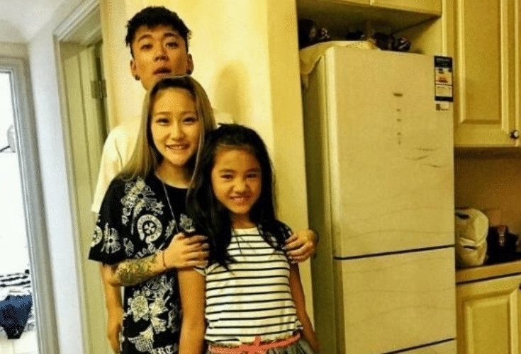 《变形计》李勒优婚纱照火了,成亭亭玉立的大姑娘,依旧灵气甜美