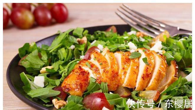 博主|这个女人从来不挨饿,每天吃到饱,却减肥40斤,网友:这方法好